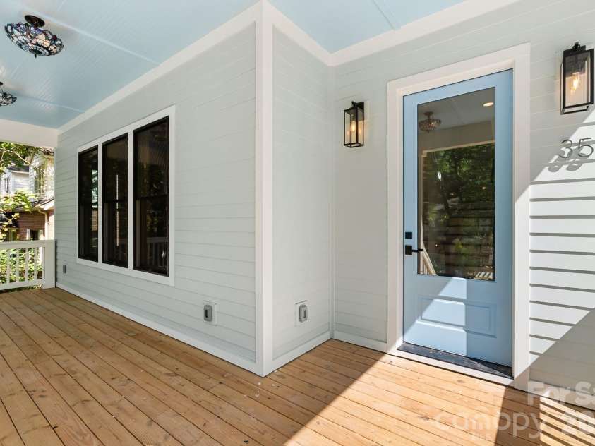 35 Grindstaff Drive, Asheville, NC 28803.  MLS# CAR4400998, YatesRealty ID 40706. 