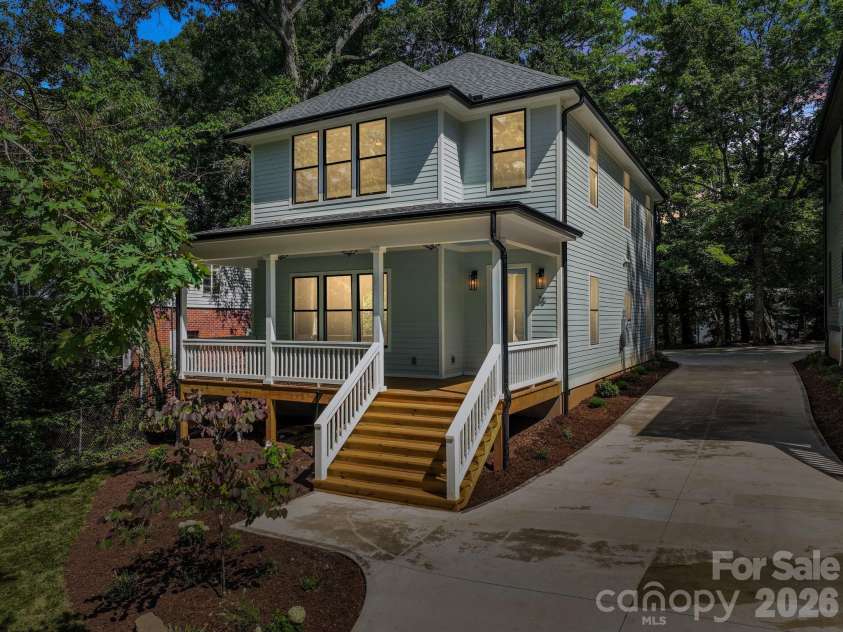35 Grindstaff Drive, Asheville, NC 28803.  MLS# CAR4400998, YatesRealty ID 40706. 