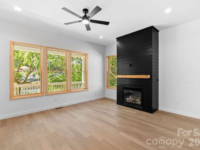 35 Grindstaff Drive, Asheville, NC 28803.  MLS# CAR4400998, YatesRealty ID 40706. 