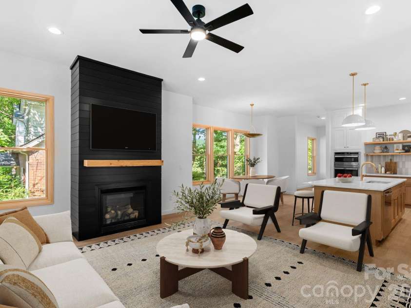 35 Grindstaff Drive, Asheville, NC 28803.  MLS# CAR4400998, YatesRealty ID 40706. 