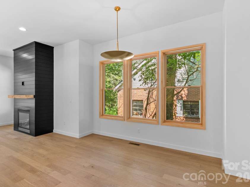 35 Grindstaff Drive, Asheville, NC 28803.  MLS# CAR4400998, YatesRealty ID 40706. 