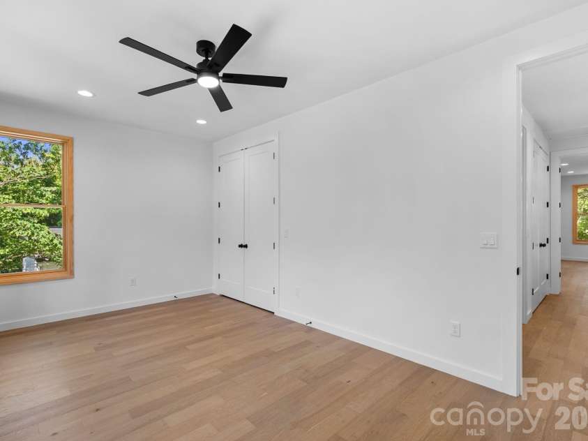 35 Grindstaff Drive, Asheville, NC 28803.  MLS# CAR4400998, YatesRealty ID 40706. 
