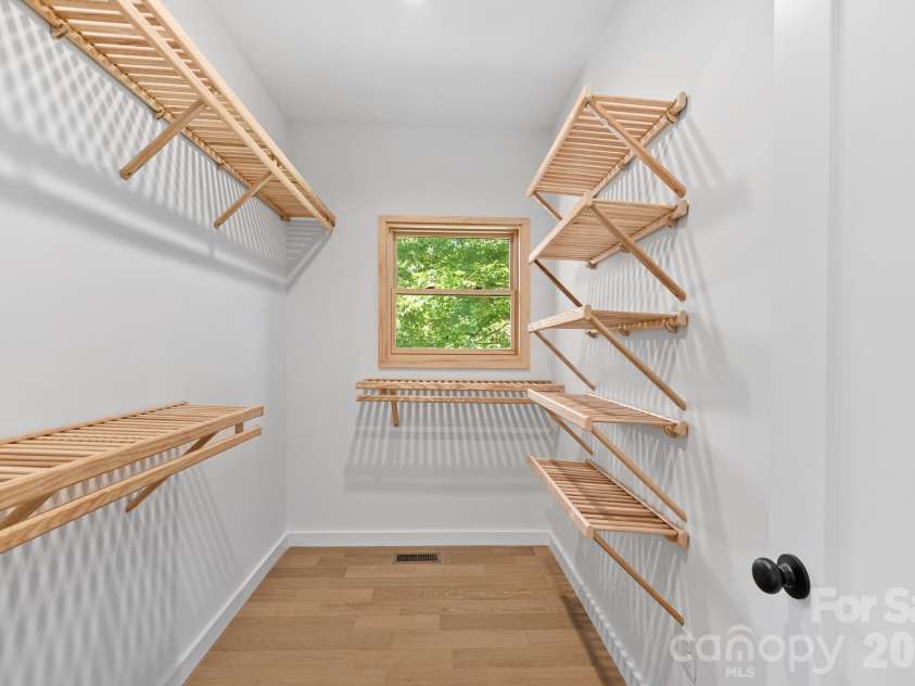 35 Grindstaff Drive, Asheville, NC 28803.  MLS# CAR4400998, YatesRealty ID 40706. 