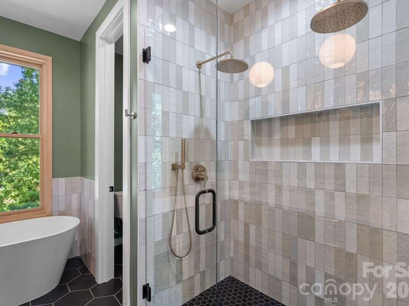 35 Grindstaff Drive, Asheville, NC 28803.  MLS# CAR4400998, YatesRealty ID 40706. 