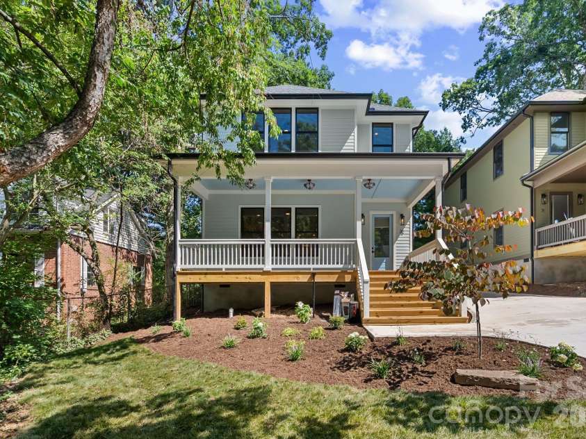35 Grindstaff Drive, Asheville, NC 28803.  MLS# CAR4400998, YatesRealty ID 40706. 