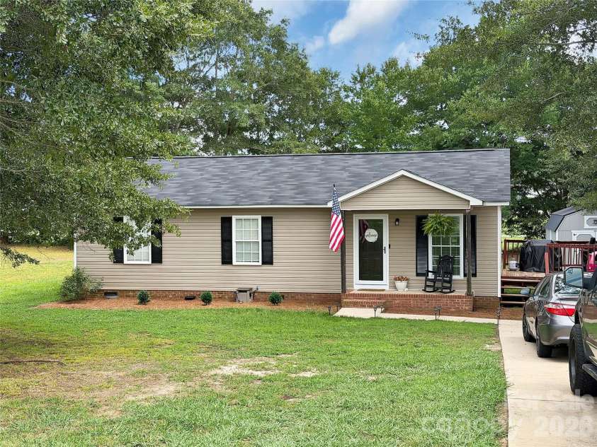 213 Darth Maul Drive, Grover, NC 28073.  MLS# CAR4408006, YatesRealty ID 40708. 