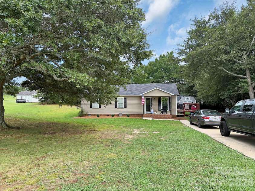 213 Darth Maul Drive, Grover, NC 28073.  MLS# CAR4408006, YatesRealty ID 40708. 