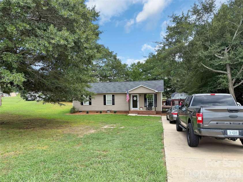 213 Darth Maul Drive, Grover, NC 28073.  MLS# CAR4408006, YatesRealty ID 40708. 