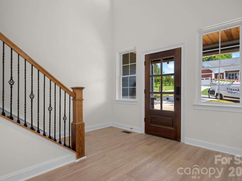 3821 54th Avenue, Hickory, NC 28601.  MLS# CAR4408002, YatesRealty ID 40709. 