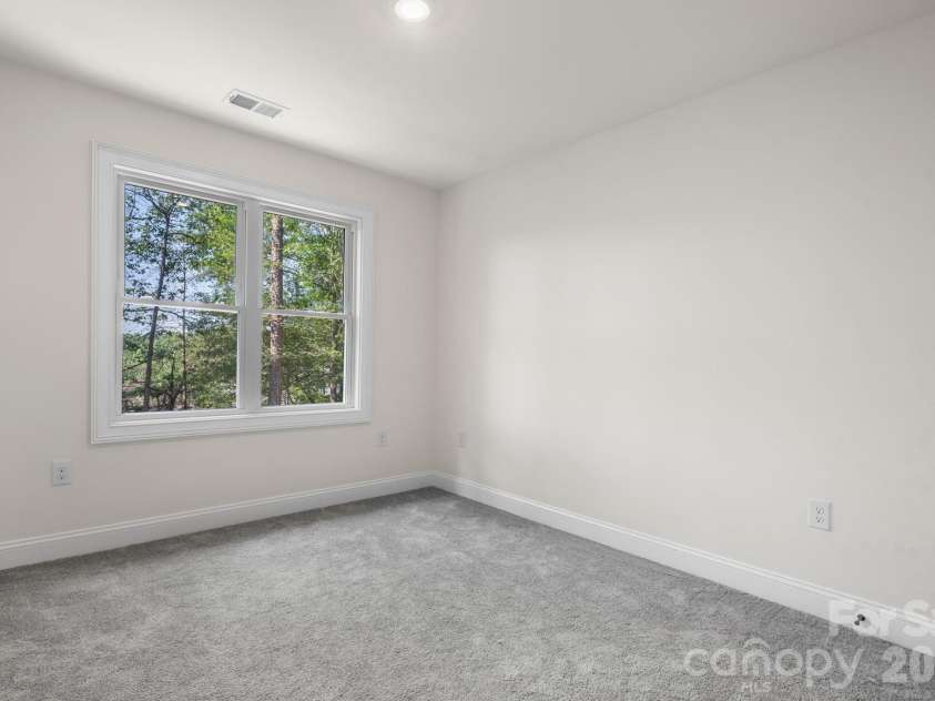 3821 54th Avenue, Hickory, NC 28601.  MLS# CAR4408002, YatesRealty ID 40709. 