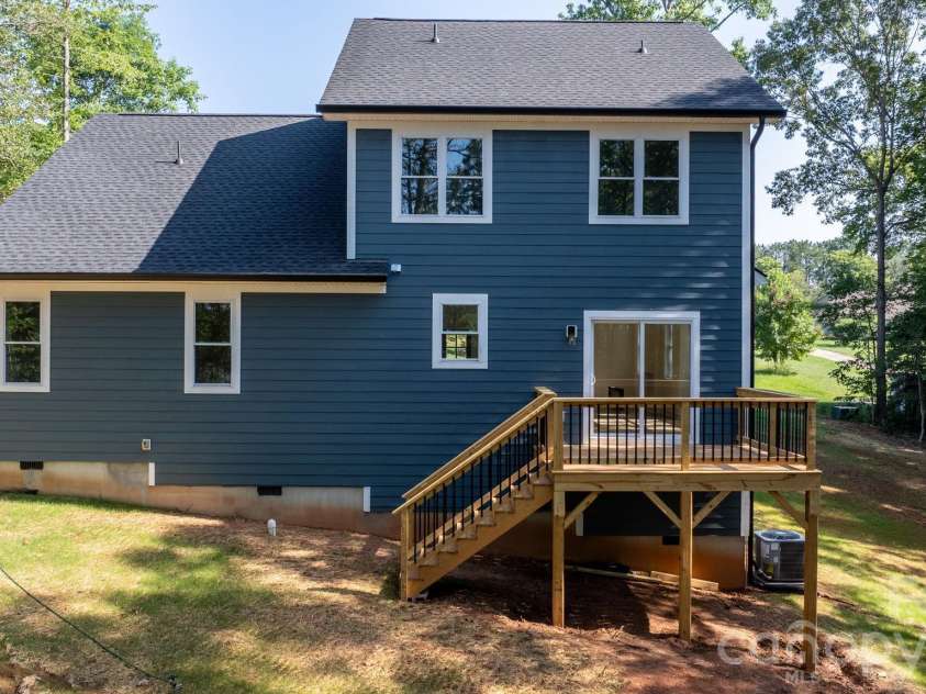 3821 54th Avenue, Hickory, NC 28601.  MLS# CAR4408002, YatesRealty ID 40709. 