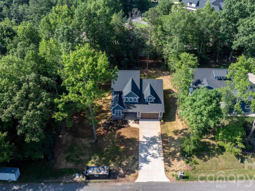 3821 54th Avenue, Hickory, NC 28601.  MLS# CAR4408002, YatesRealty ID 40709. 
