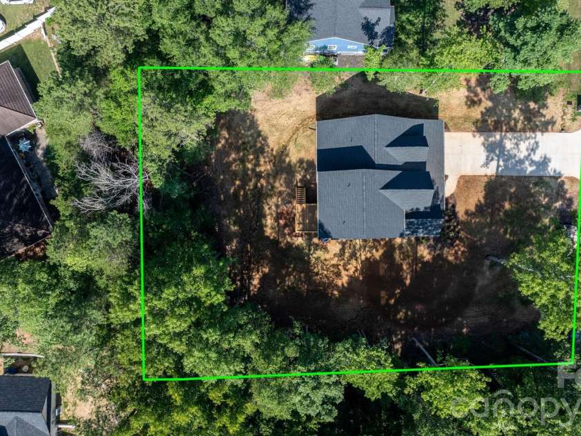 3821 54th Avenue, Hickory, NC 28601.  MLS# CAR4408002, YatesRealty ID 40709. 