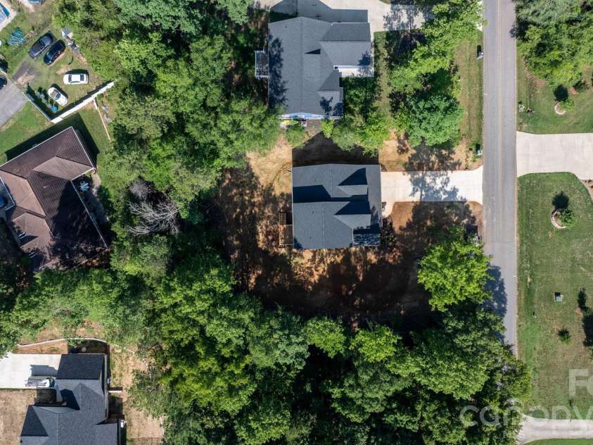 3821 54th Avenue, Hickory, NC 28601.  MLS# CAR4408002, YatesRealty ID 40709. 