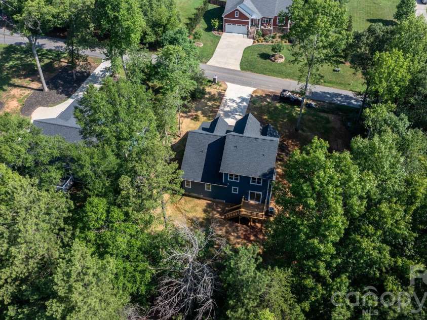 3821 54th Avenue, Hickory, NC 28601.  MLS# CAR4408002, YatesRealty ID 40709. 