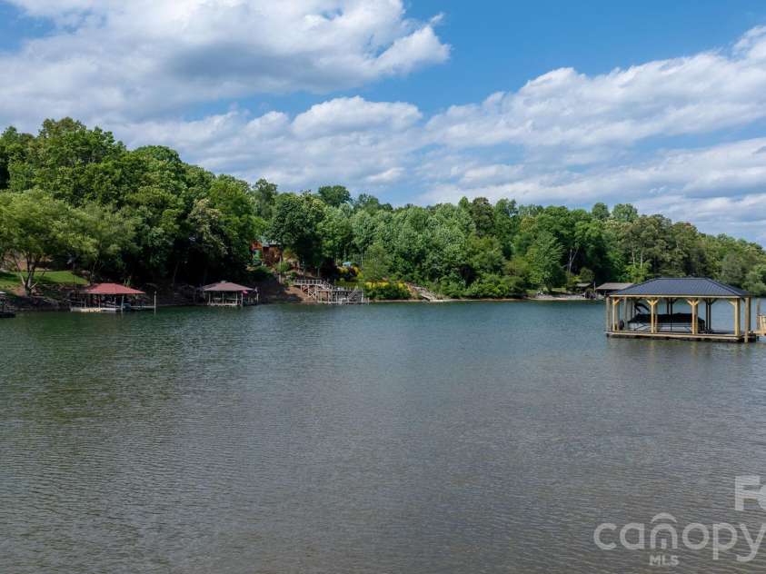 3821 54th Avenue, Hickory, NC 28601.  MLS# CAR4408002, YatesRealty ID 40709. 
