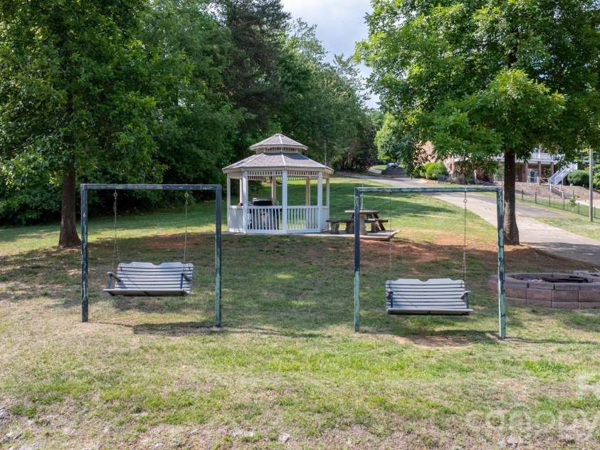 3821 54th Avenue, Hickory, NC 28601.  MLS# CAR4408002, YatesRealty ID 40709. 