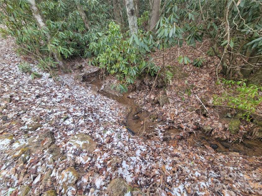 859 Big Cove Road, Waynesville, NC 28786.  MLS# CAR4342100, YatesRealty ID 4071. 