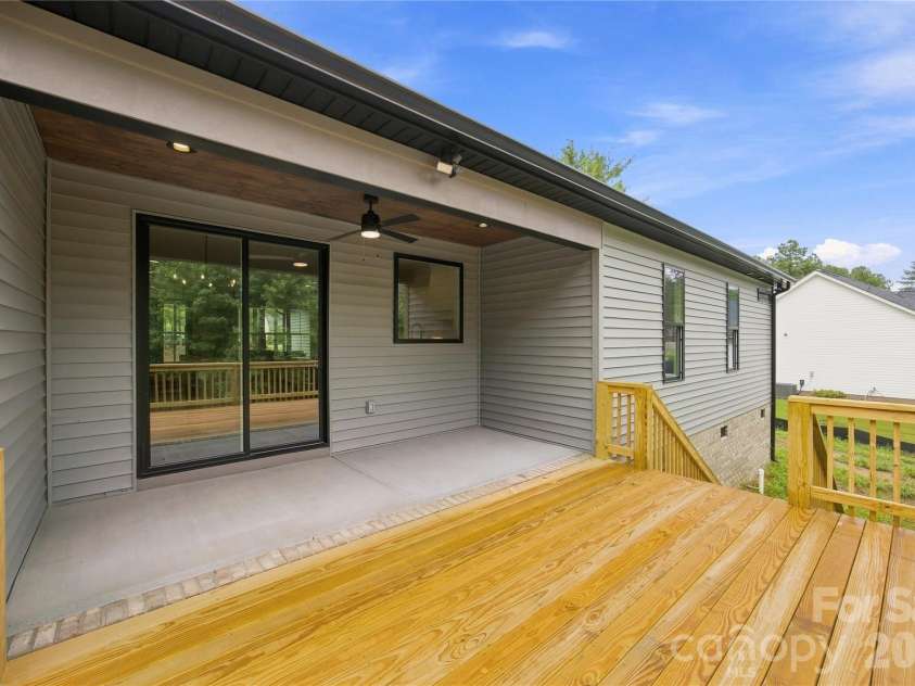 5014 Star Magnolia Court, Clover, SC 29710.  MLS# CAR4408531, YatesRealty ID 40710. 