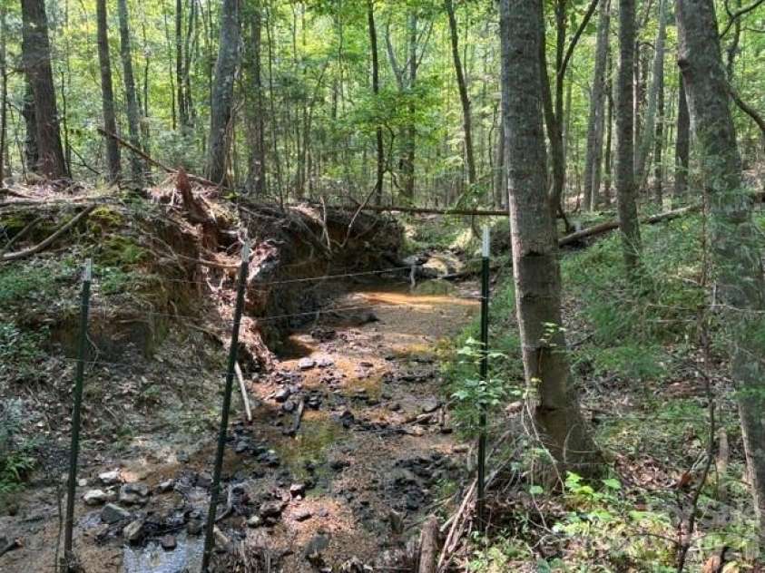 4501 Highway 5 Highway, Rock Hill, SC 29732.  MLS# CAR4409574, YatesRealty ID 40711. Creek