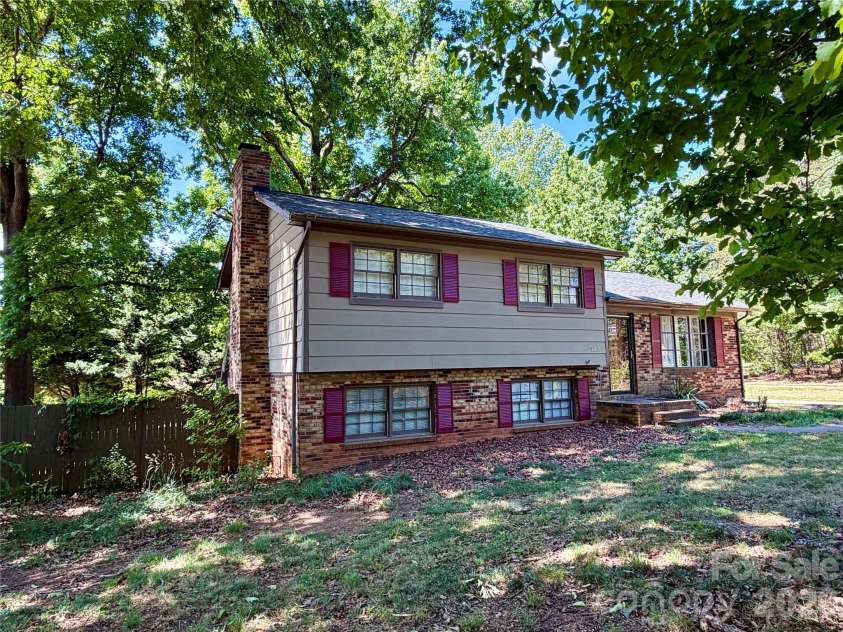 127 Sequoia Drive, Gastonia, NC 28052.  MLS# CAR4376659, YatesRealty ID 40712. 