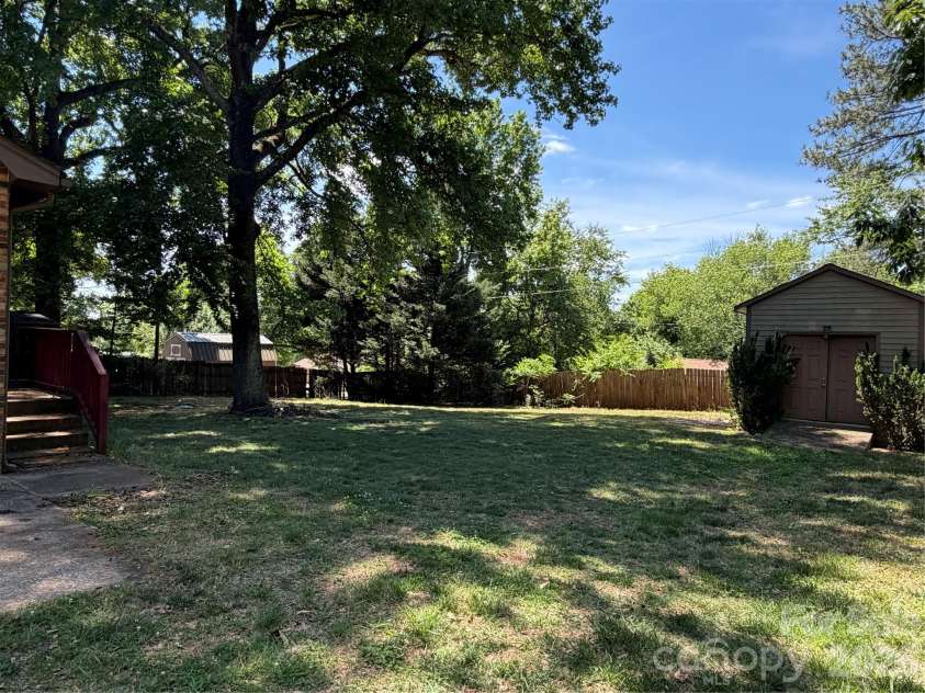 127 Sequoia Drive, Gastonia, NC 28052.  MLS# CAR4376659, YatesRealty ID 40712. 