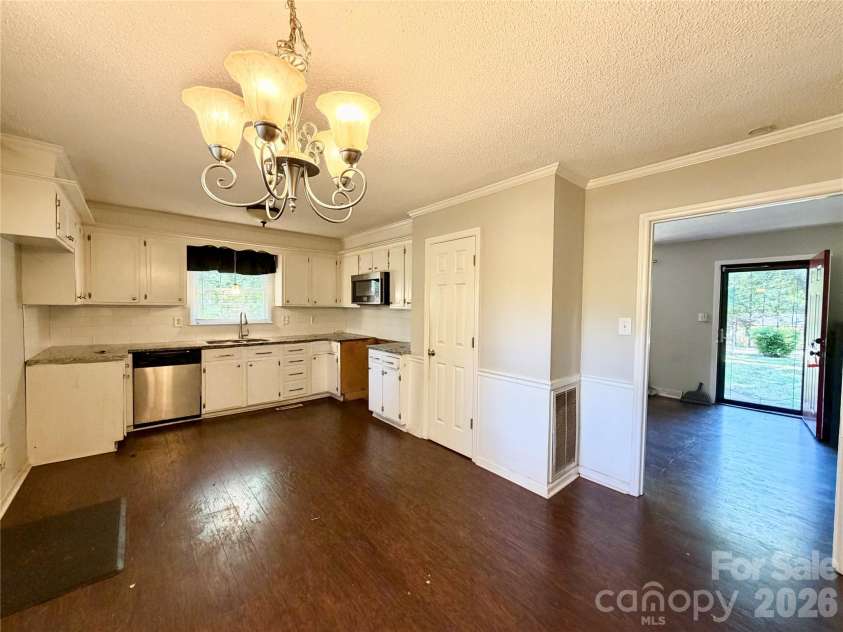 127 Sequoia Drive, Gastonia, NC 28052.  MLS# CAR4376659, YatesRealty ID 40712. 