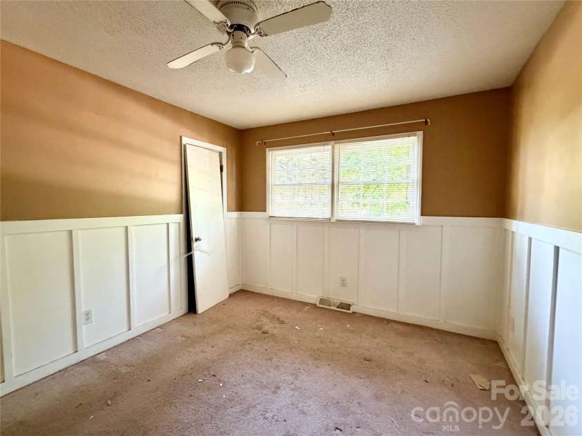 127 Sequoia Drive, Gastonia, NC 28052.  MLS# CAR4376659, YatesRealty ID 40712. 