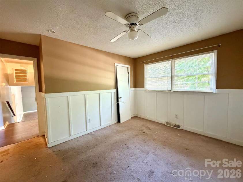 127 Sequoia Drive, Gastonia, NC 28052.  MLS# CAR4376659, YatesRealty ID 40712. 