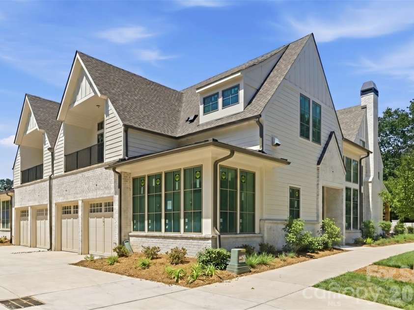 1628 Ferncliff Road, Charlotte, NC 28211.  MLS# CAR4404934, YatesRealty ID 40714. 