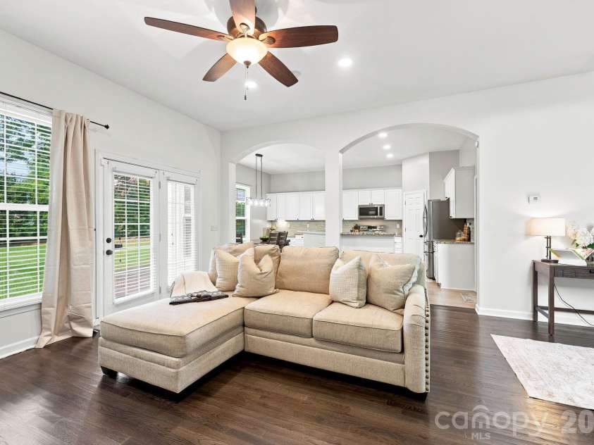 5601 Underwood Avenue, Charlotte, NC 28213.  MLS# CAR4404689, YatesRealty ID 40715. 