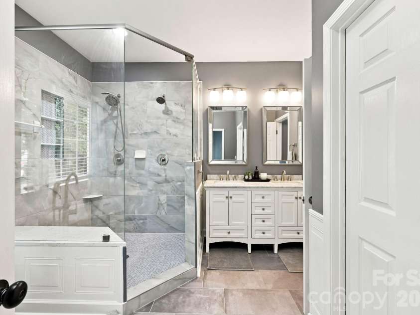 5601 Underwood Avenue, Charlotte, NC 28213.  MLS# CAR4404689, YatesRealty ID 40715. 