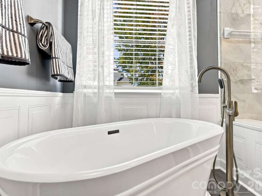 5601 Underwood Avenue, Charlotte, NC 28213.  MLS# CAR4404689, YatesRealty ID 40715. 