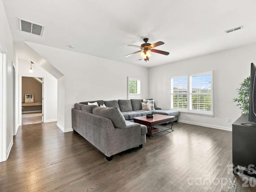 5601 Underwood Avenue, Charlotte, NC 28213.  MLS# CAR4404689, YatesRealty ID 40715. 