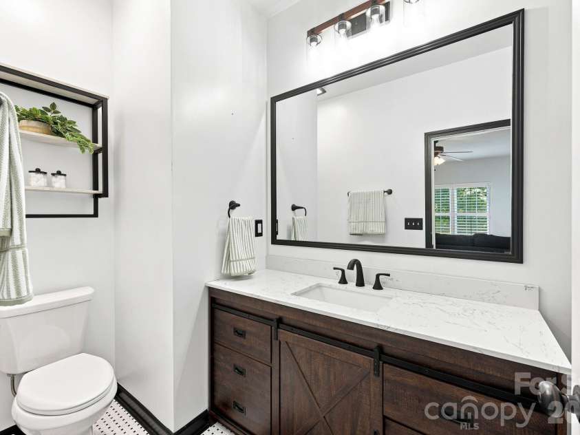 5601 Underwood Avenue, Charlotte, NC 28213.  MLS# CAR4404689, YatesRealty ID 40715. 
