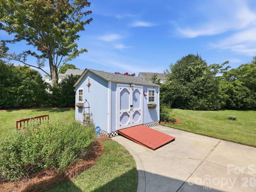 5601 Underwood Avenue, Charlotte, NC 28213.  MLS# CAR4404689, YatesRealty ID 40715. 