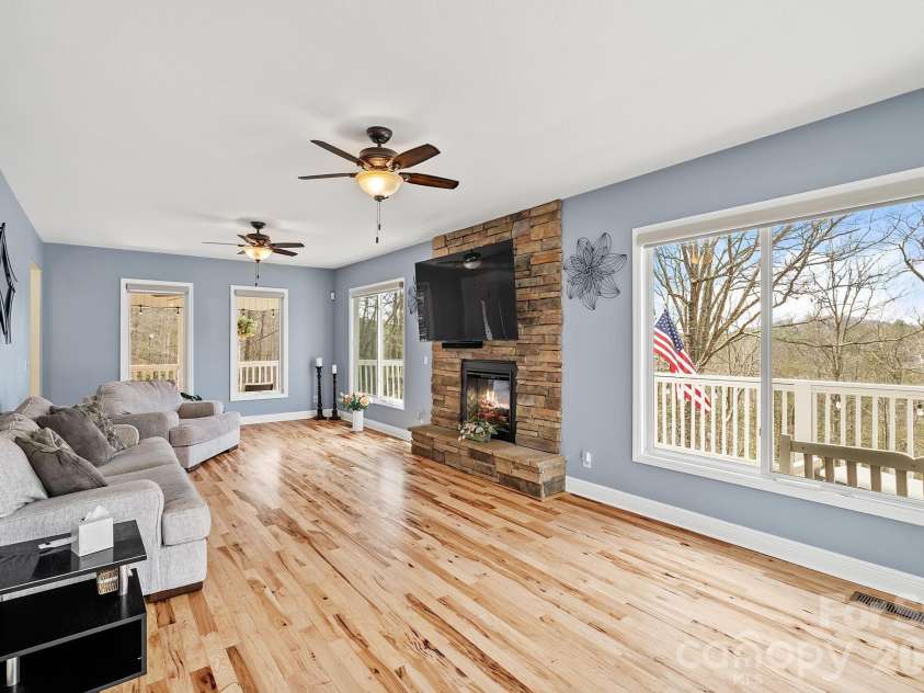 36 Ivy Cove Road, Fairview, NC 28730.  MLS# CAR4407514, YatesRealty ID 40716. 