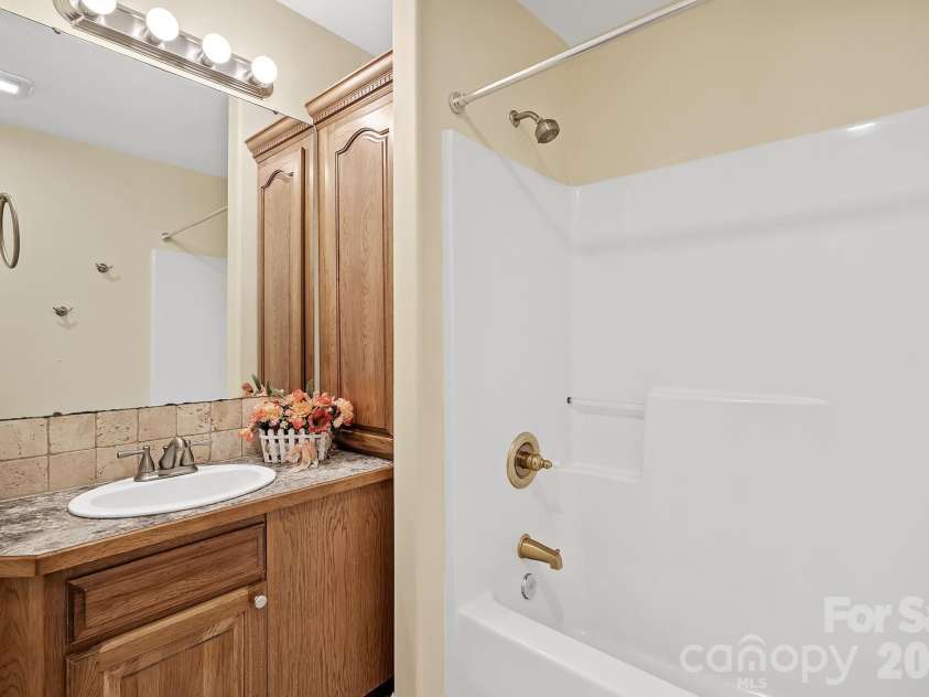 36 Ivy Cove Road, Fairview, NC 28730.  MLS# CAR4407514, YatesRealty ID 40716. 