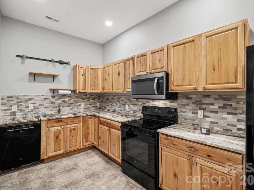36 Ivy Cove Road, Fairview, NC 28730.  MLS# CAR4407514, YatesRealty ID 40716. 