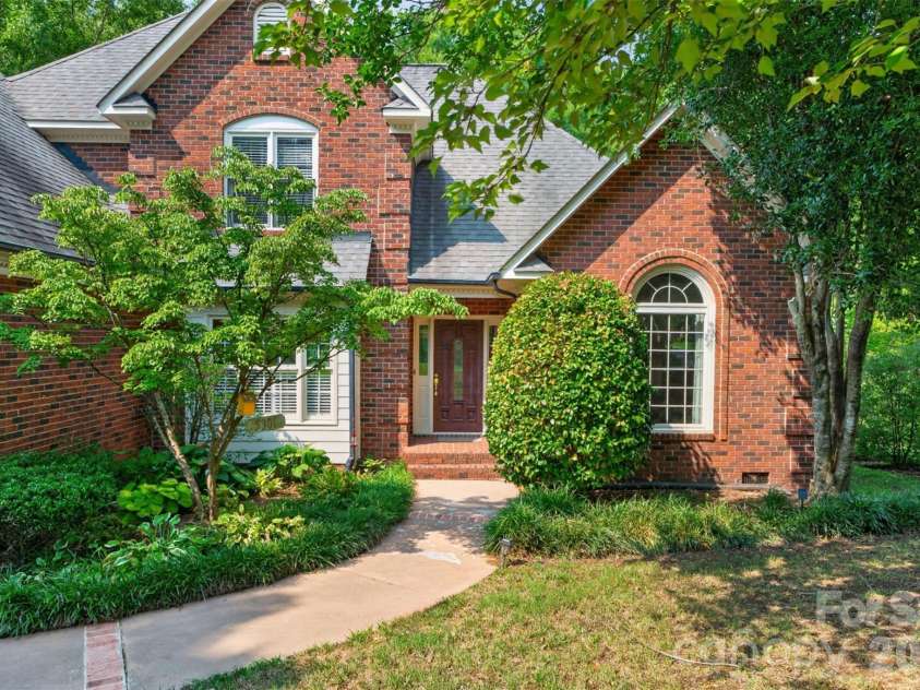 5301 Woodridge Drive, Monroe, NC 28110.  MLS# CAR4408732, YatesRealty ID 40718. 