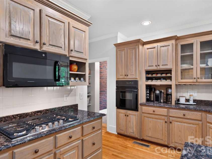 5301 Woodridge Drive, Monroe, NC 28110.  MLS# CAR4408732, YatesRealty ID 40718. 