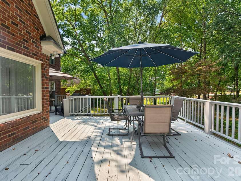 5301 Woodridge Drive, Monroe, NC 28110.  MLS# CAR4408732, YatesRealty ID 40718. 