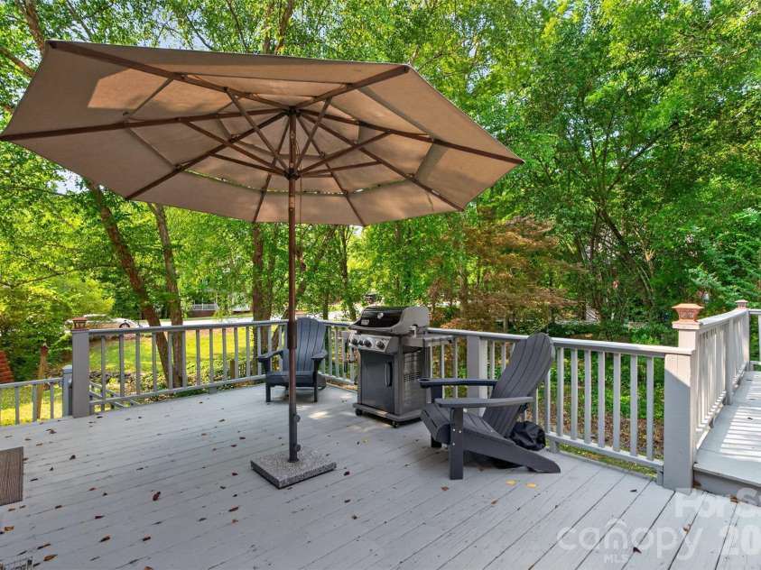 5301 Woodridge Drive, Monroe, NC 28110.  MLS# CAR4408732, YatesRealty ID 40718. 