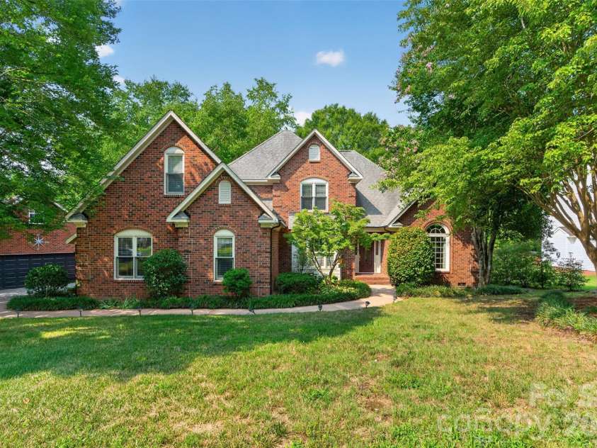 5301 Woodridge Drive, Monroe, NC 28110.  MLS# CAR4408732, YatesRealty ID 40718. 