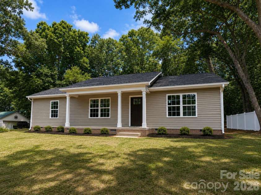 267 Monroe Highway, Lancaster, SC 29720.  MLS# CAR4409396, YatesRealty ID 40719. 