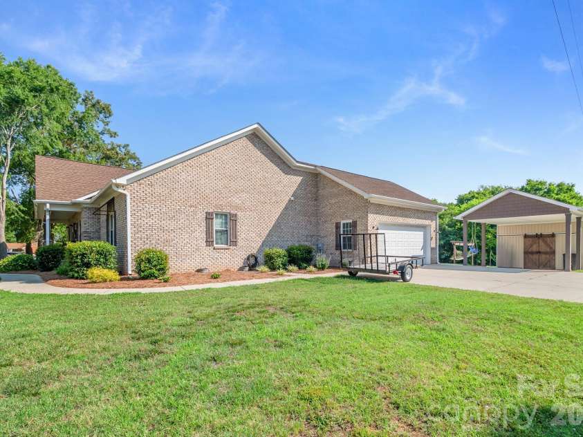 2324 Old Camden Road, Monroe, NC 28110.  MLS# CAR4398525, YatesRealty ID 40720. 