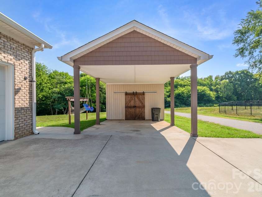 2324 Old Camden Road, Monroe, NC 28110.  MLS# CAR4398525, YatesRealty ID 40720. 