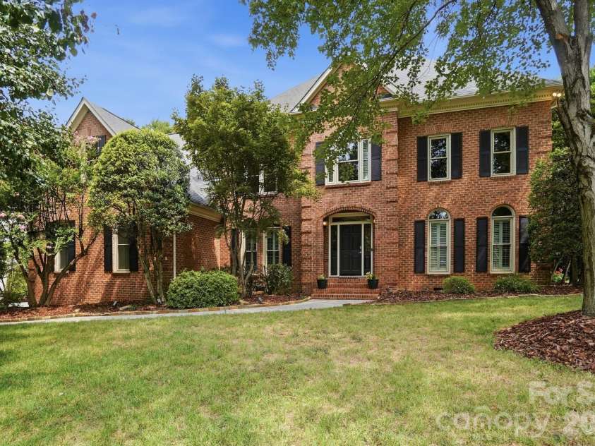 10427 Hadleigh Place, Charlotte, NC 28210.  MLS# CAR4409371, YatesRealty ID 40721. 