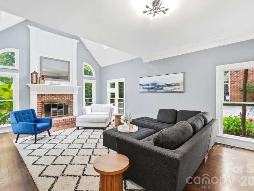 10427 Hadleigh Place, Charlotte, NC 28210.  MLS# CAR4409371, YatesRealty ID 40721. 