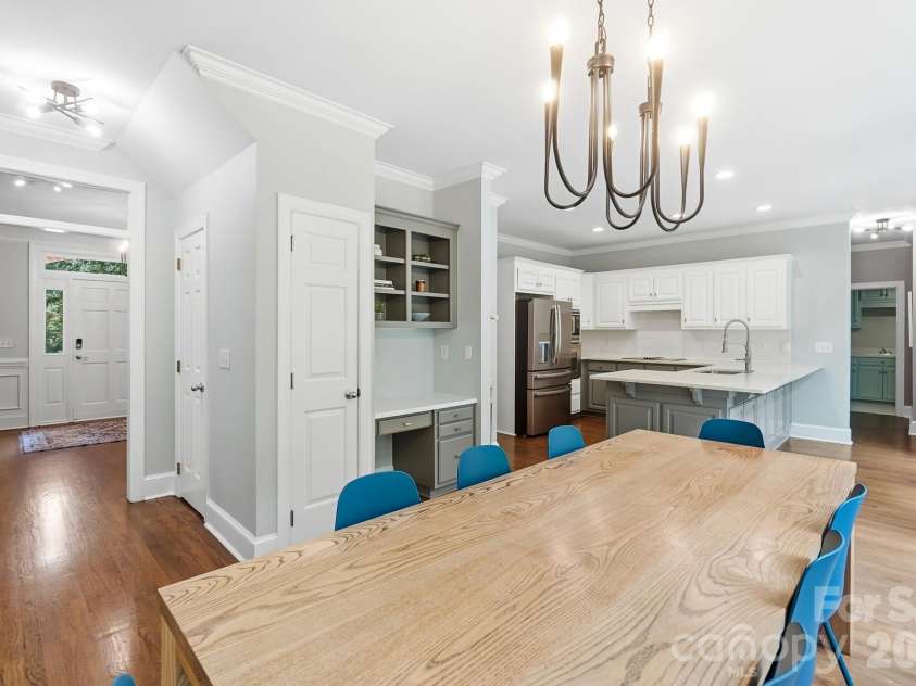 10427 Hadleigh Place, Charlotte, NC 28210.  MLS# CAR4409371, YatesRealty ID 40721. 